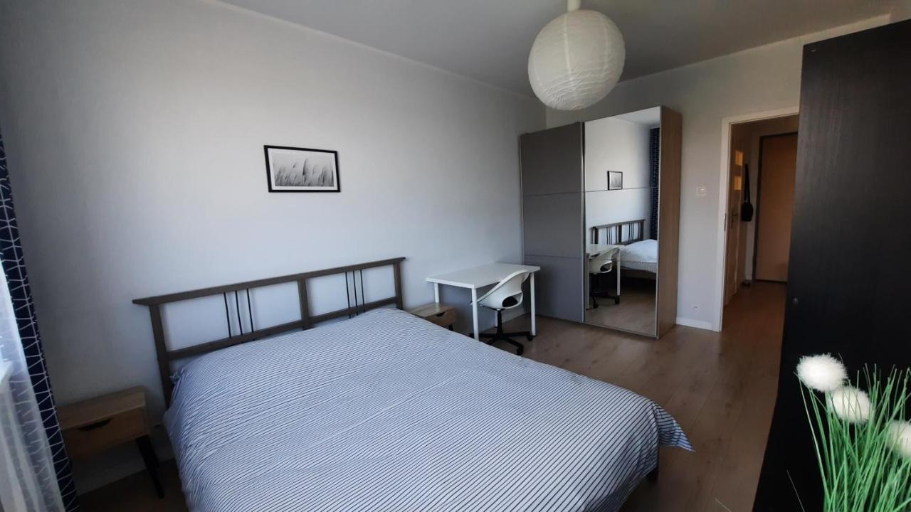 Appartement Ursa - Wygodny Apartament I Bezplatny Parking Na Miejscu à Varsovie Extérieur photo